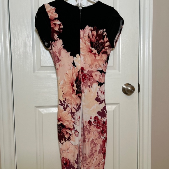 New Le Château Floral Dress - Picture 2 of 2